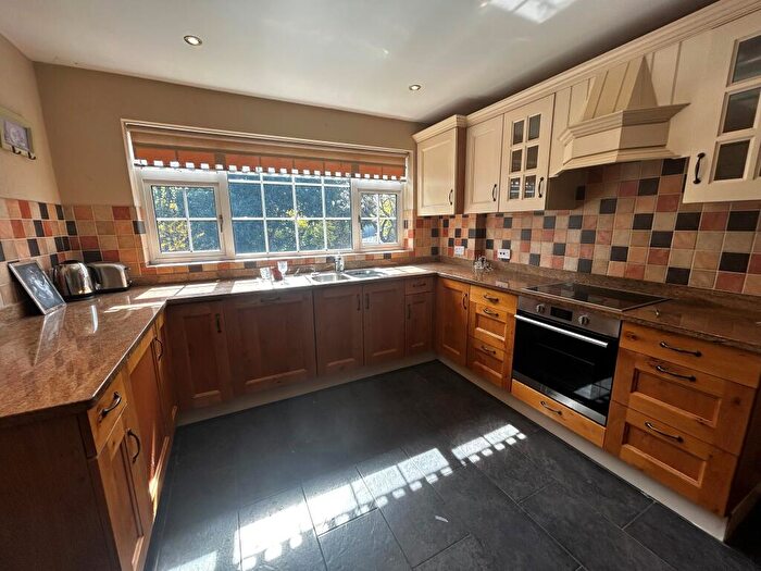 4 Bedroom Detached Bungalow To Rent In Deane Close, Collingham, Newark, NG23