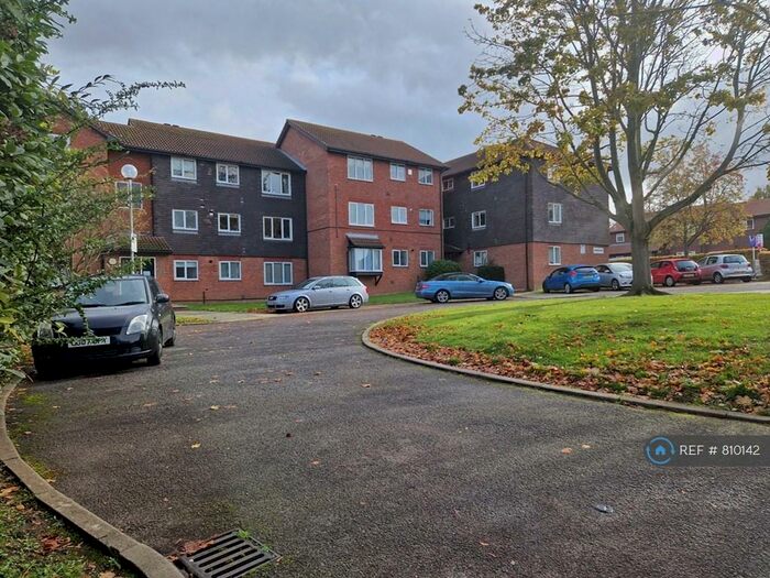 2 Bedroom Flat To Rent In Sandringham Court, Sutton, SM2
