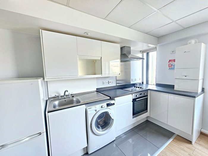 Studio To Rent In London Road, Southampton, SO15