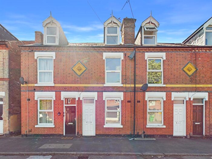 3 Bedroom Terraced House To Rent In Lamcote Grove, Nottingham, NG2