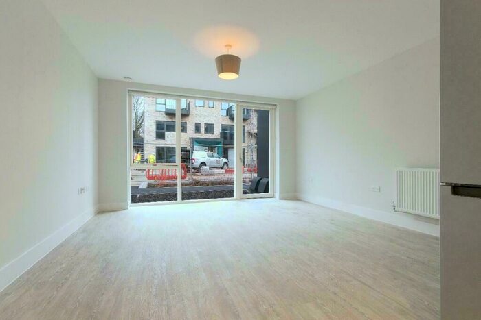 2 Bedroom Apartment To Rent In Honeysuckle Walk, Southmead, Bristol, BS10