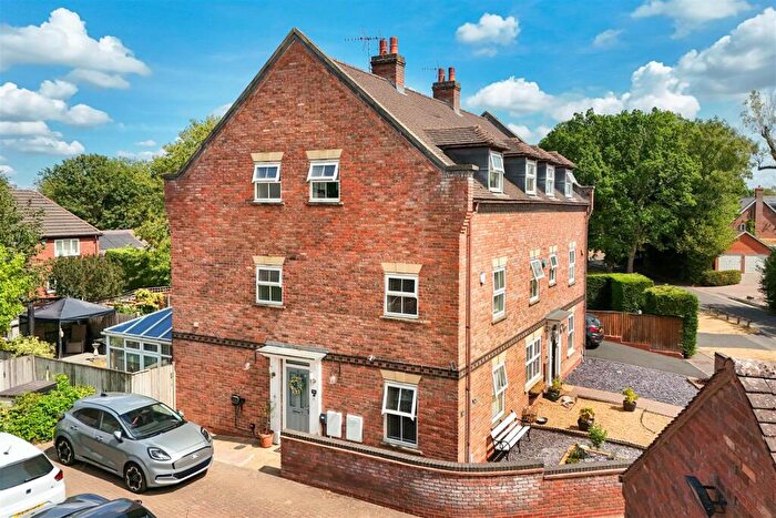 4 Bedroom End Of Terrace House For Sale In Tythe Barn Lane, Dickens Heath, Solihull, B90