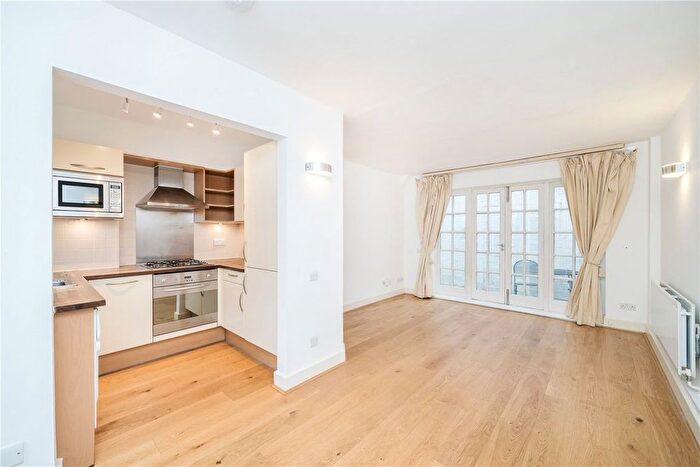 2 Bedroom Property To Rent In Sandland Street, London, WC1R