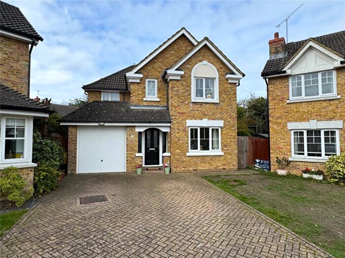 3 Bedroom Detached House To Rent In Darracott Close, Camberley, Surrey, GU15