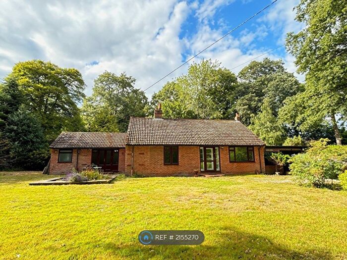 4 Bedroom Bungalow To Rent In Tile Barn, Woolton Hill, Newbury, RG20