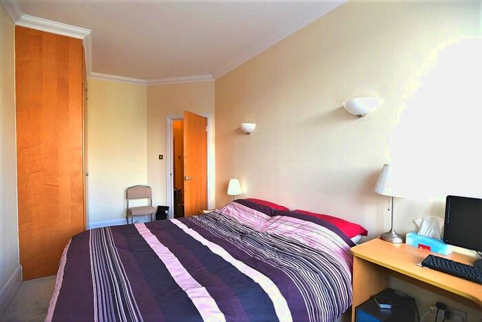 1 Bedroom Flat To Rent In Belvedere Road, Waterloo, London, SE1