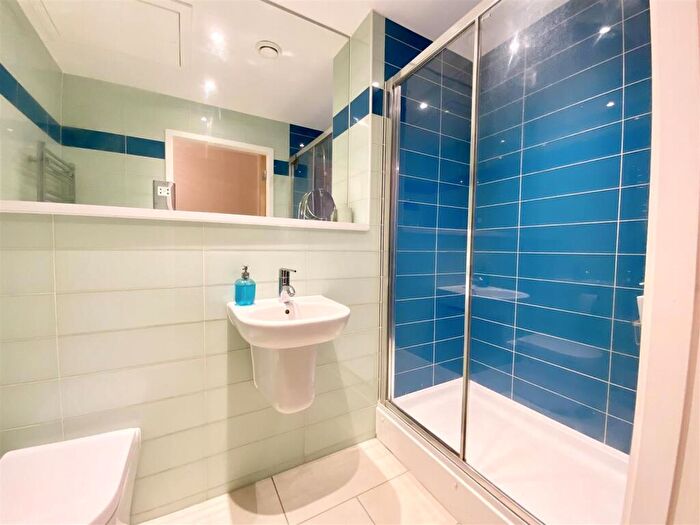 2 Bedroom Apartment To Rent In Quayside, Cardiff Bay, CF10