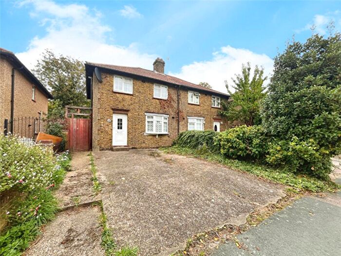3 Bedroom Semi-Detached House For Sale In Edgeworth Road, London, SE9