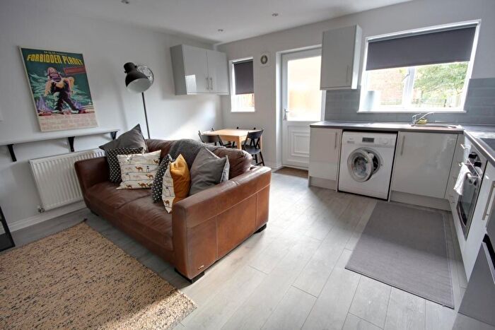 4 Bedroom House To Rent In Aspen Close, Durham, DH1