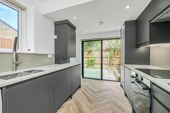 3 Bedroom Town House To Rent In Frobisher Street, London, SE10