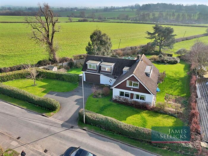 5 Bedroom Detached House For Sale In Oaks Road, Great Glen, Leicestershire, LE8