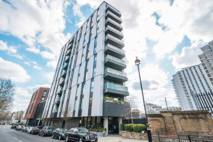 3 Bedroom Flat To Rent In Sutherland Street, London, SW1V