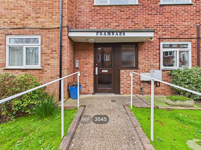 2 Bedroom Flat To Rent In Framnaes, New Church Road, Hove, BN3