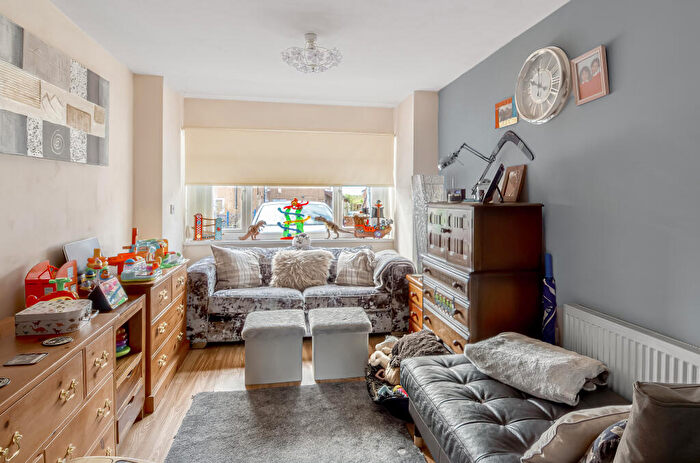 4 Bedroom Detached House For Sale In Springvale Close, Chesterfield, S45