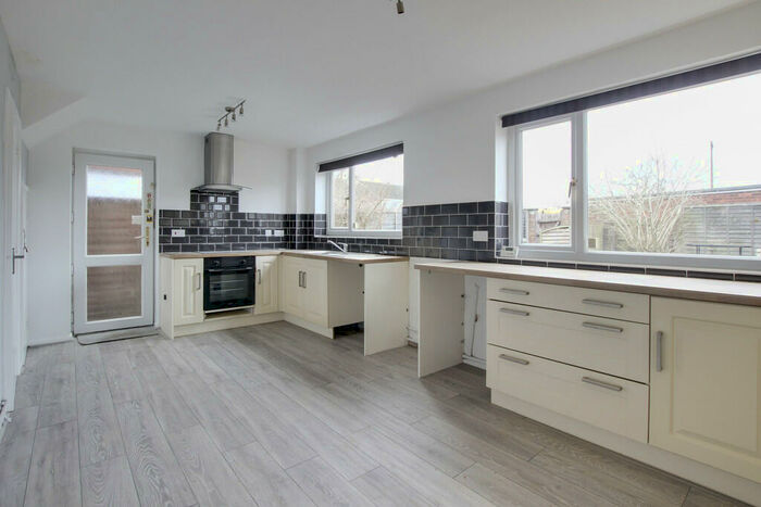 3 Bedroom Semi-Detached House To Rent In Gordon Road, Little Paxton, PE19