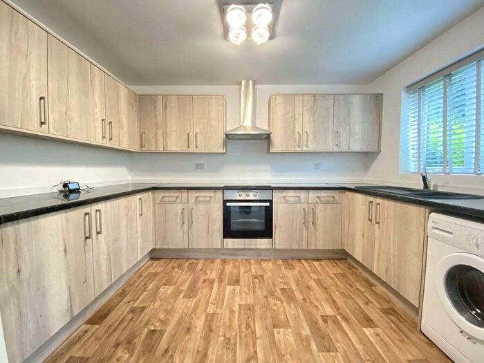 2 Bedroom Flat To Rent In Alexandra Road, Green Lanes, London, N8