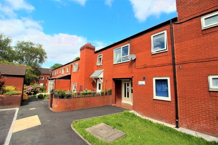 1 Bedroom Flat To Rent In Old Lane, Oldham, OL9