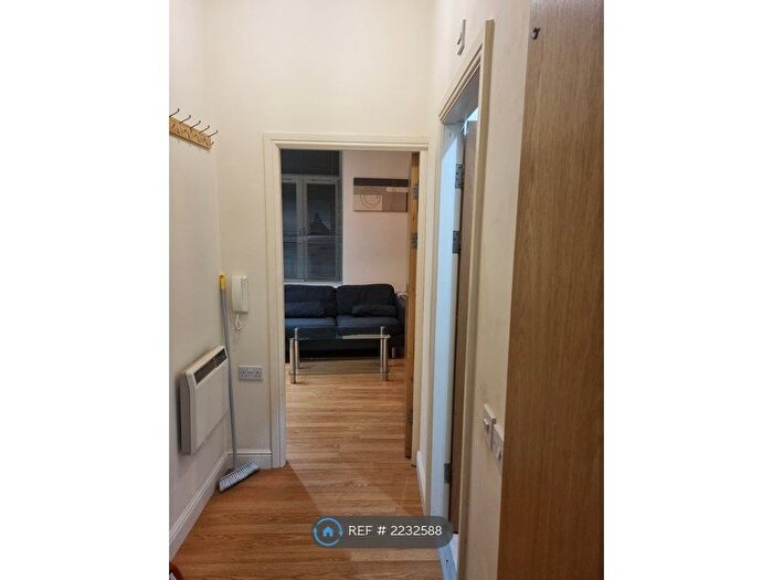 1 Bedroom Flat To Rent In Godwin Street, Bradford, BD1