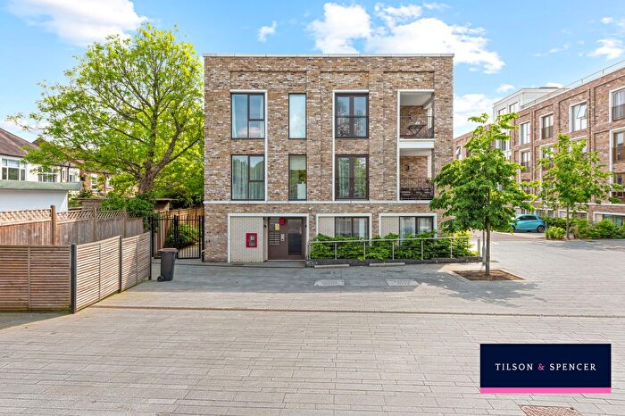 2 Bedroom Flat To Rent In Apple Tree Road, London, N17