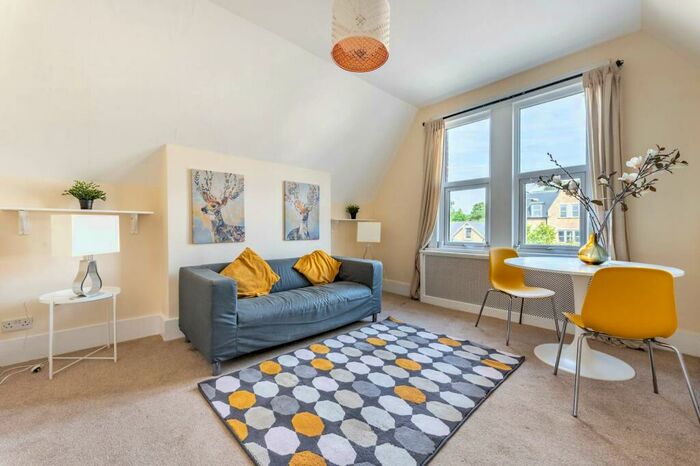 2 Bedroom Flat To Rent In Croydon Road, Anerley, London, SE20