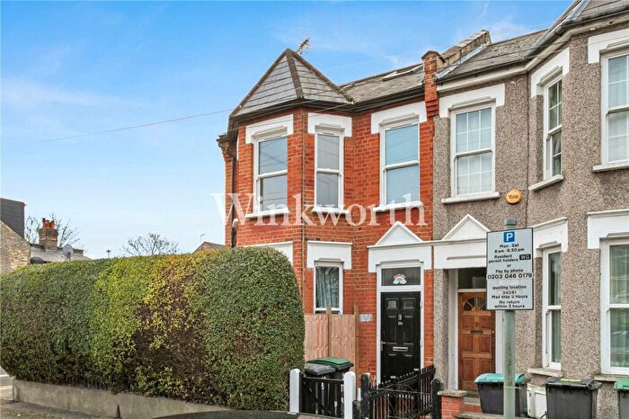 2 Bedroom Apartment To Rent In Lakefield Road, London, N22