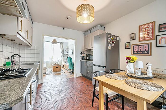 1 Bedroom Flat For Sale In Cock Road, Kingswood, Bristol, BS15