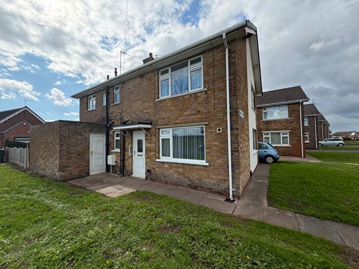 2 Bedroom Flat To Rent In Bond Street, New Rossington, Doncaster, DN11