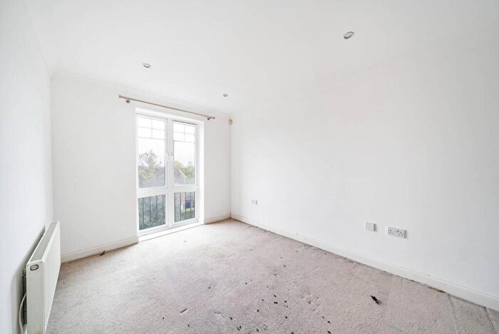 2 Bedroom Flat To Rent In Casel Court, Stanmore, HA7