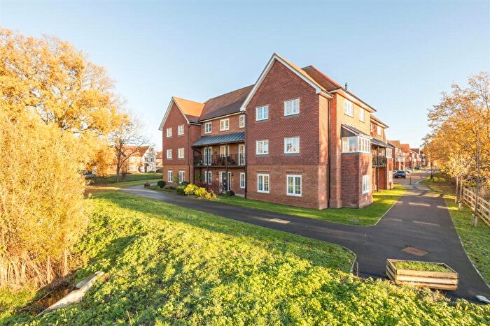 2 Bedroom Apartment For Sale In Newton Close, Didcot, OX11