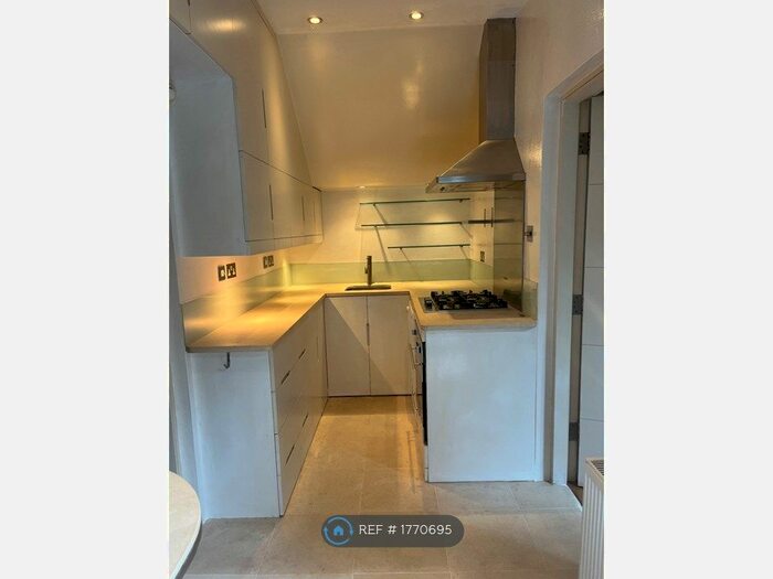 1 Bedroom Flat To Rent In Heyworth Road, London, E5