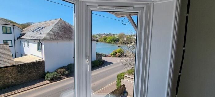 2 Bedroom Flat To Rent In Embankment Road, Kingsbridge, TQ7