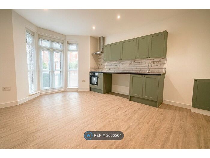 1 Bedroom Flat To Rent In Carlton Road, Southampton, SO15