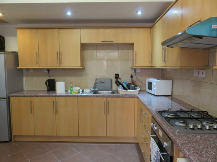 7 Bedroom Detached House To Rent In Lenton Boulevard, Nottingham, NG7