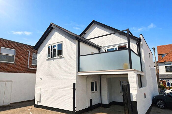 3 Bedroom Detached House For Sale In High Street, Lee-On-The-Solent, PO13