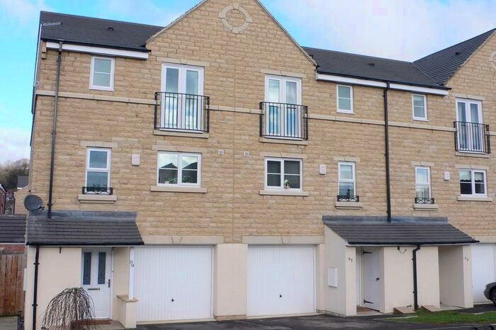 4 Bedroom Terraced House To Rent In Hanby Close, Fenay Bridge, Huddersfield, West Yorkshire, HD8