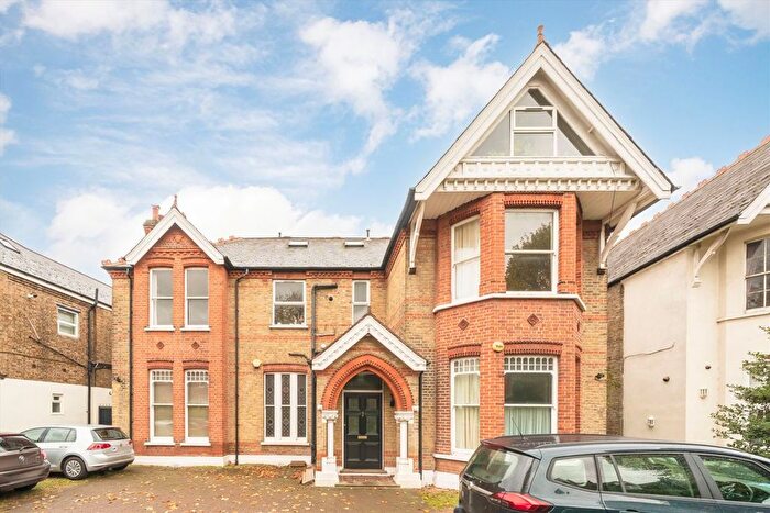 2 Bedroom Flat For Sale In Madeley Road, Ealing, W5