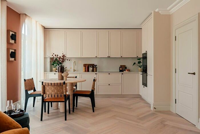 3 Bedroom Apartment For Sale In Larch Avenue, Sunningdale, SL5