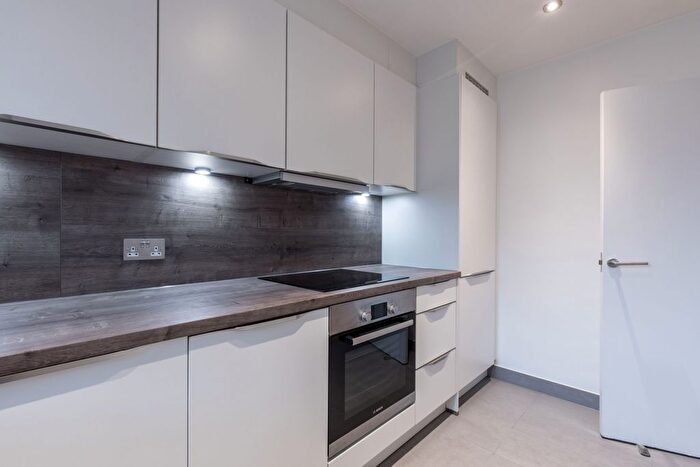 2 Bedroom Flat To Rent In Campbell Road, Twickenham, TW2