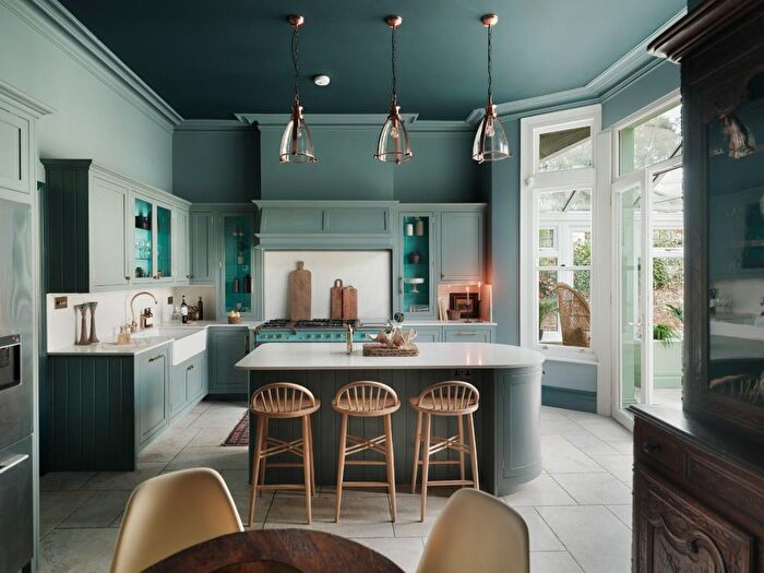 5 Bedroom Semi Detached House For Sale In St. Martins Road, Knowle, BS4