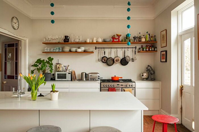 6 Bedroom Terraced House For Sale In Tyne Road, Bishopston, BS7