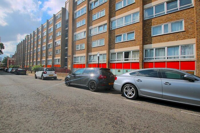 4 Bedroom Flat To Rent In Southern Grove, London, E3