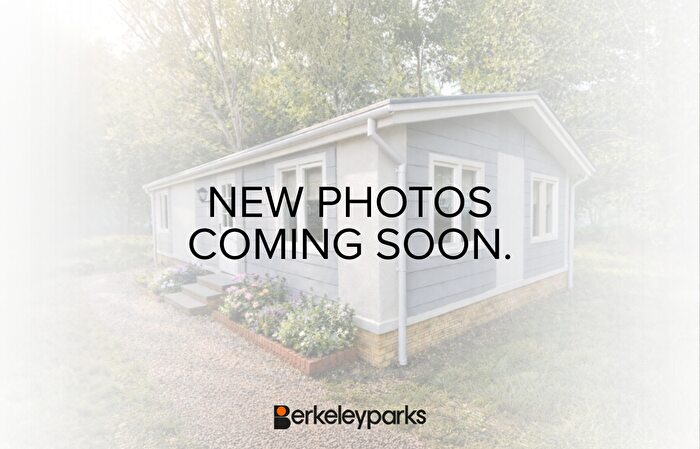 1 Bedroom Mobile/park Home For Sale In Bakers Lane, Chelmsford, CM2