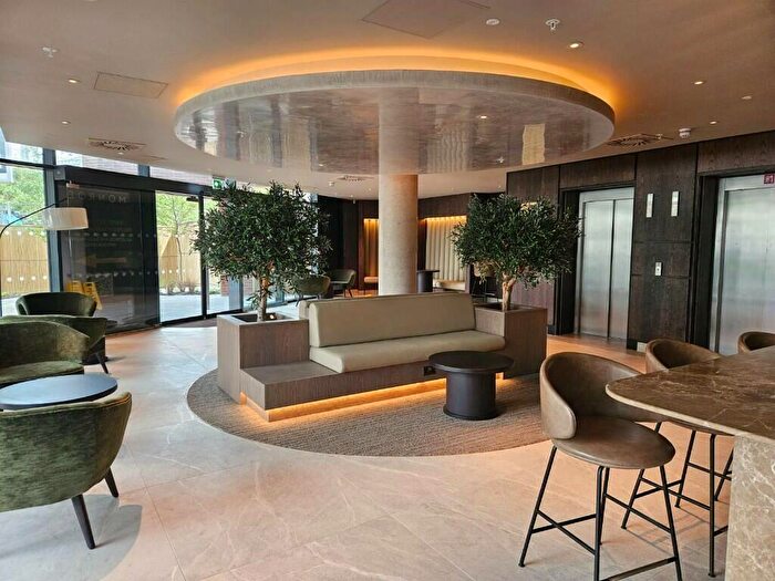 2 Bedroom Apartment To Rent In Whitehall Road, Leeds, West Yorkshire, LS12