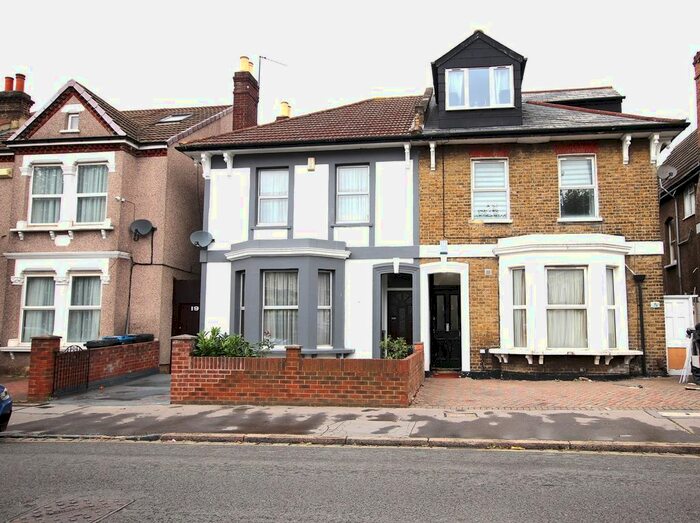 Studio To Rent In Kidderminster Road, Croydon, CR0