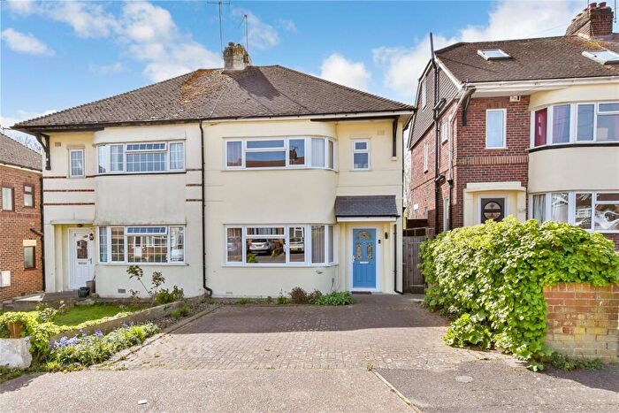 3 Bedroom Semi Detached House For Sale In Dean Road, Strood, Rochester, Kent, ME2