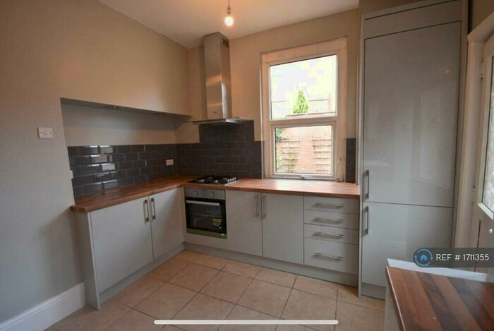 3 Bedroom Semi-Detached House To Rent In Clive Road, Oxton, CH43