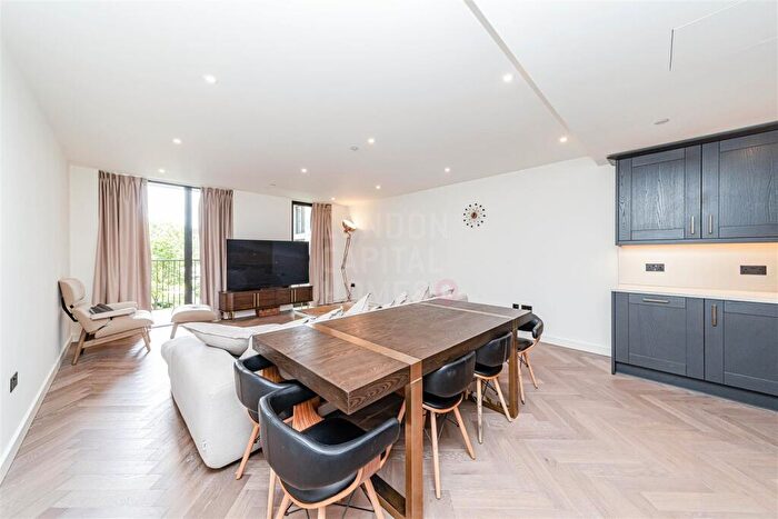 2 Bedroom Apartment To Rent In Merino Gardens, London, E1W