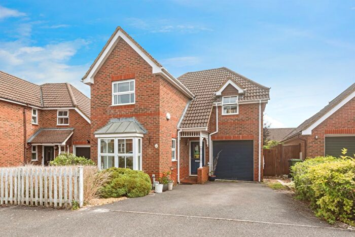 3 Bedroom Detached House For Sale In Skylark Close, Basingstoke, RG22