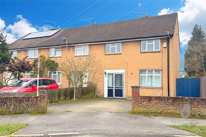 3 Bedroom End Terrace House For Sale In Finch Road, Earley, Reading, Berkshire, RG6