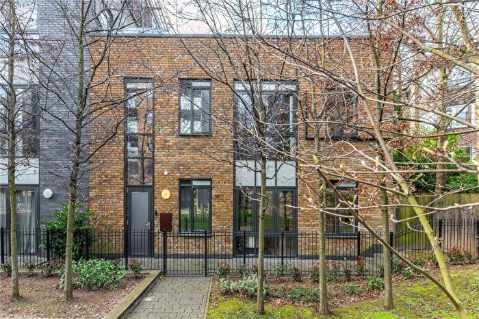 3 Bedroom Flat To Rent In Cecil Grove, St Johns Wood, London, NW8